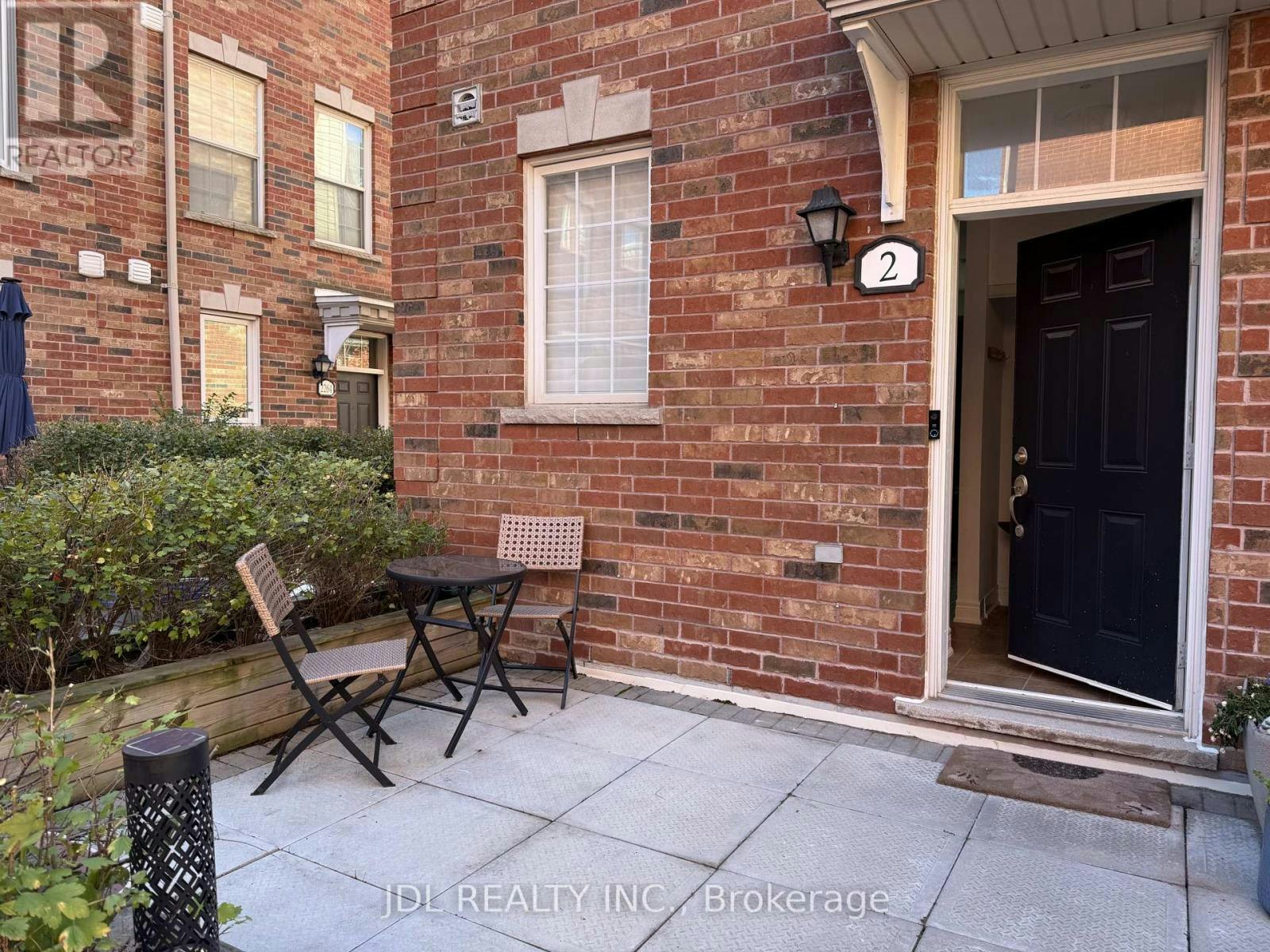 2 Fairhead Mews, Toronto, ON, M4E 3Y4