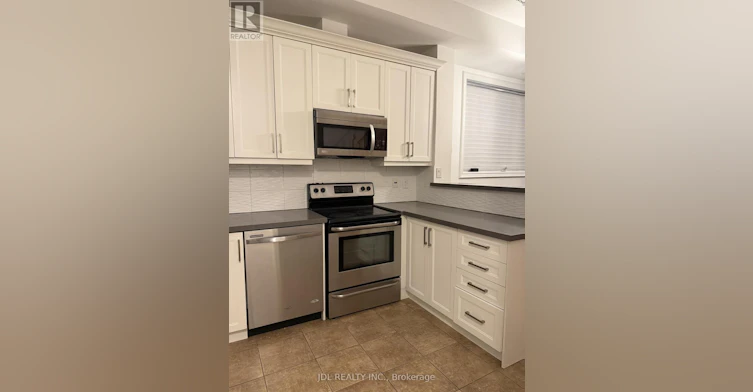 2 Fairhead Mews, Toronto, ON, M4E 3Y4 - 2