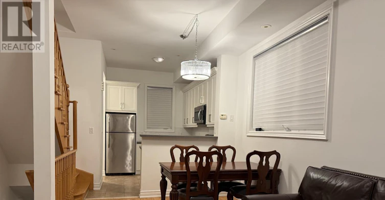 2 Fairhead Mews, Toronto, ON, M4E 3Y4 - 5