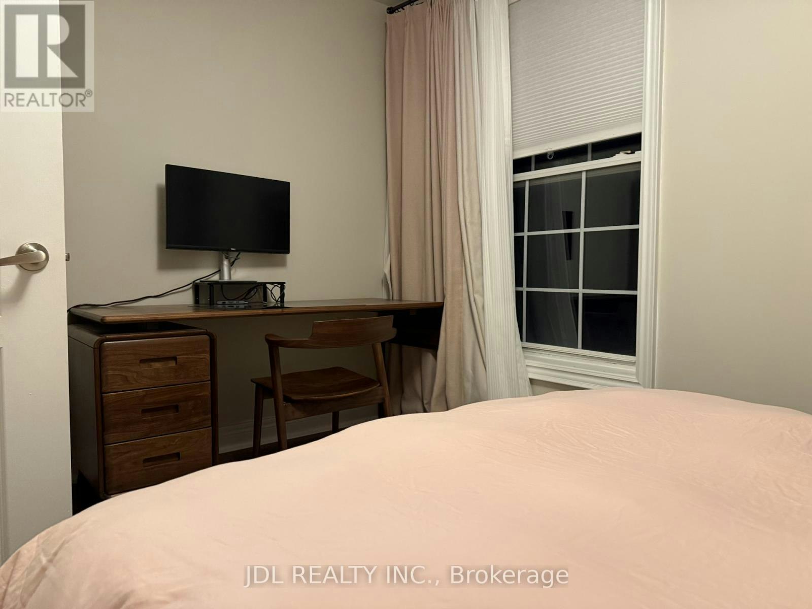 2 Fairhead Mews, Toronto, ON, M4E 3Y4 - 11