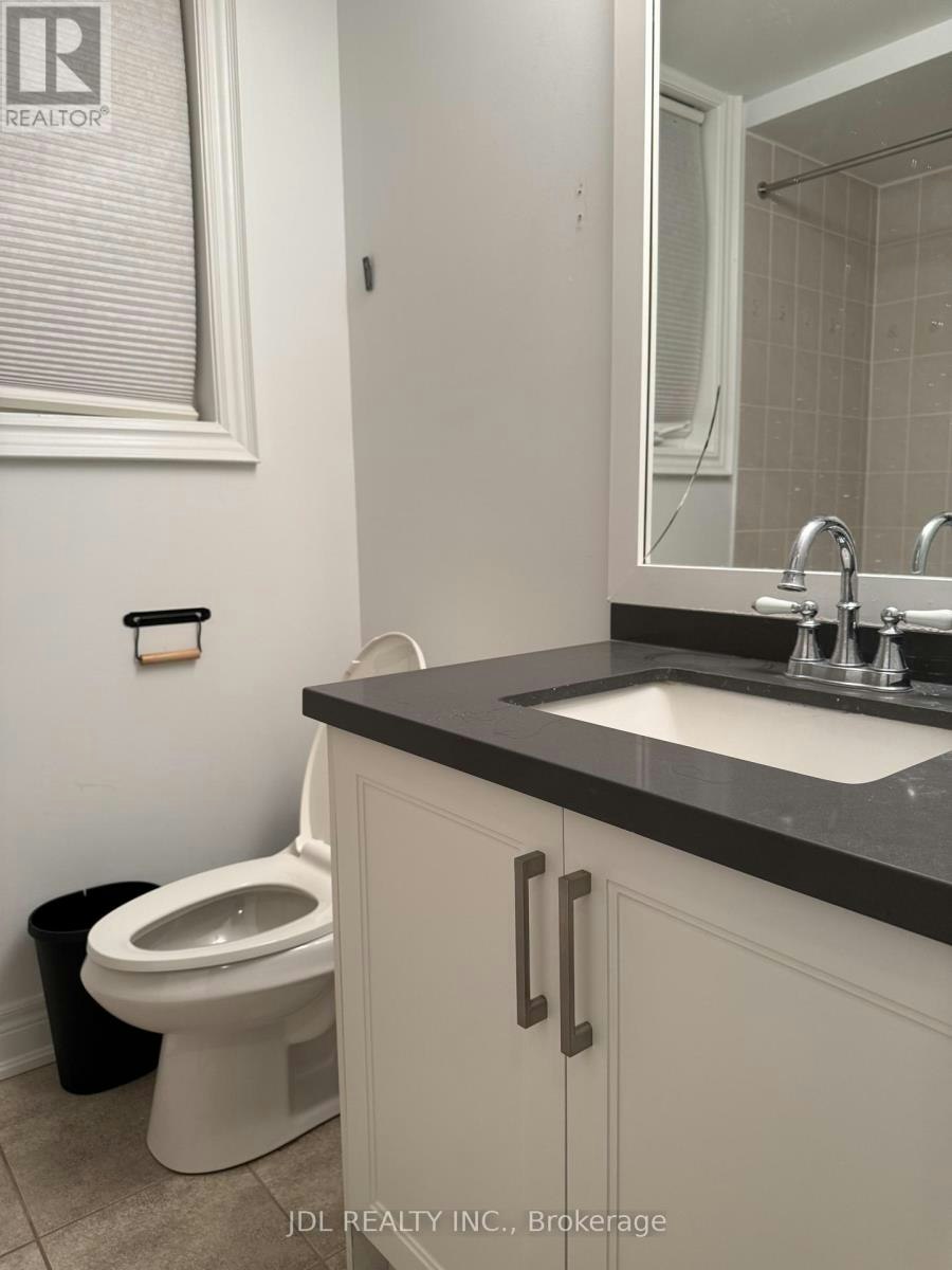 2 Fairhead Mews, Toronto, ON, M4E 3Y4 - 10