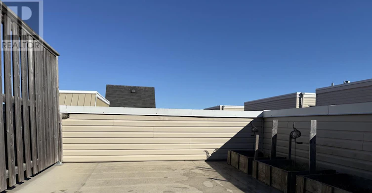 2 Fairhead Mews, Toronto, ON, M4E 3Y4 - 17