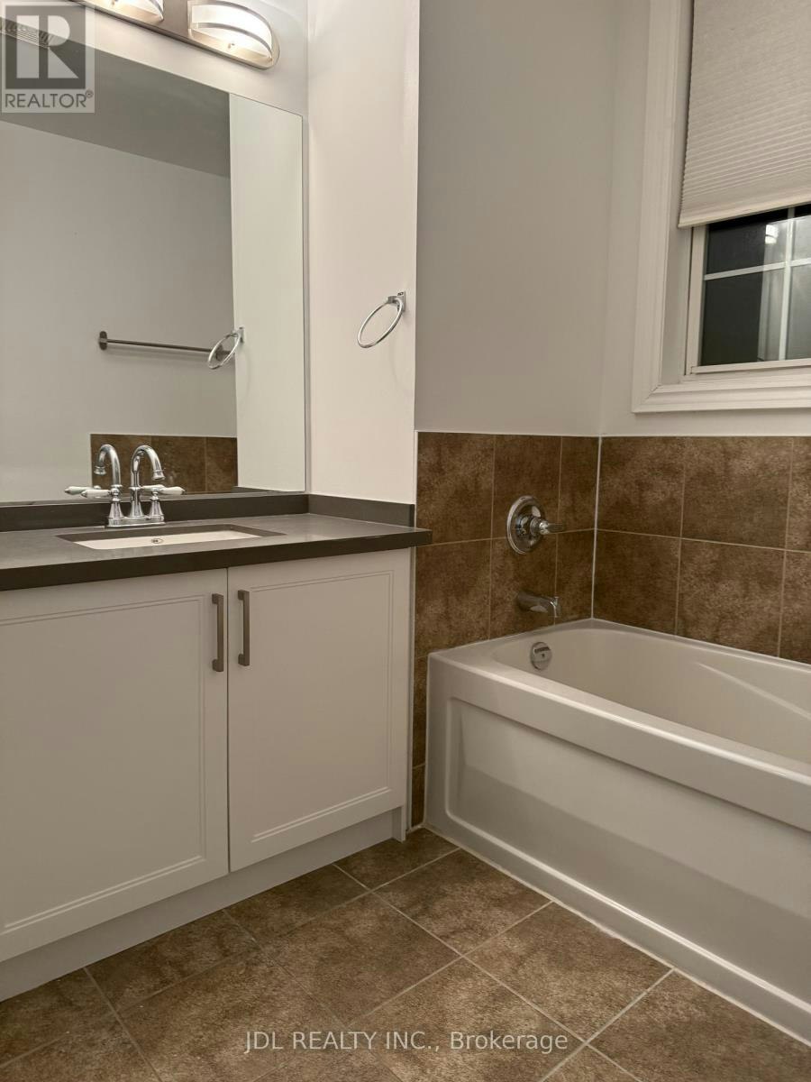 2 Fairhead Mews, Toronto, ON, M4E 3Y4 - 13