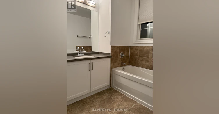 2 Fairhead Mews, Toronto, ON, M4E 3Y4 - 13