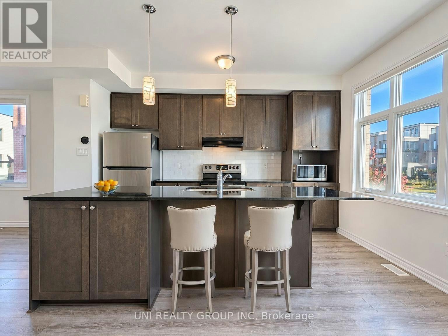 809 Mikinak Road, Ottawa, ON, K1K 4Z9 - 21