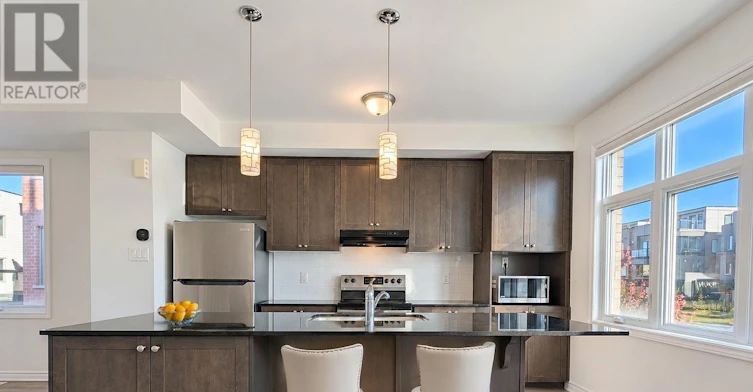809 Mikinak Road, Ottawa, ON, K1K 4Z9 - 21