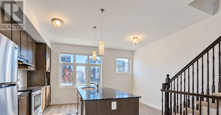 809 Mikinak Road, Ottawa, ON, K1K 4Z9 - 17