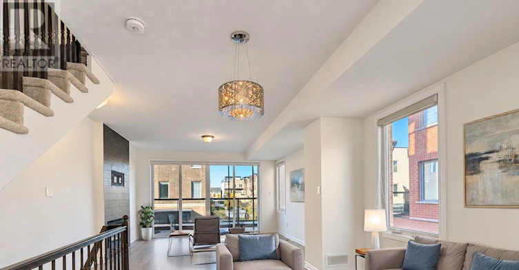 809 Mikinak Road, Ottawa, ON, K1K 4Z9 - 14