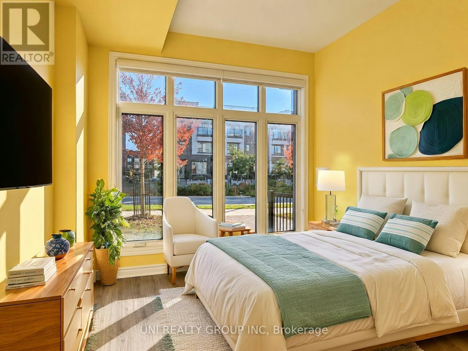 809 Mikinak Road, Ottawa, ON, K1K 4Z9 - 5