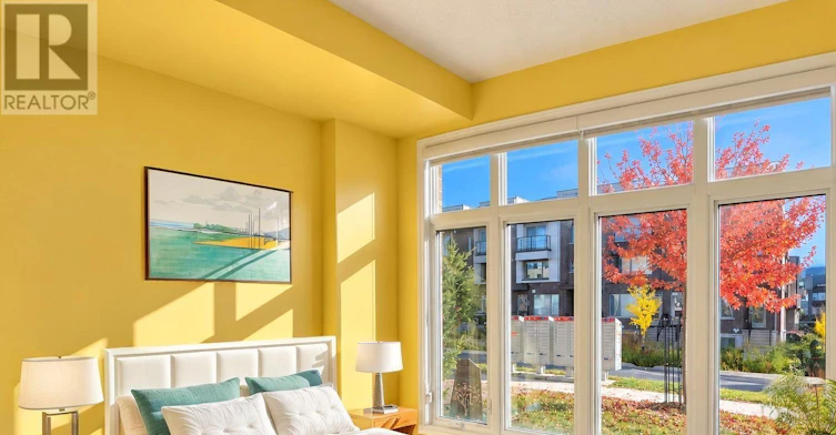 809 Mikinak Road, Ottawa, ON, K1K 4Z9 - 4