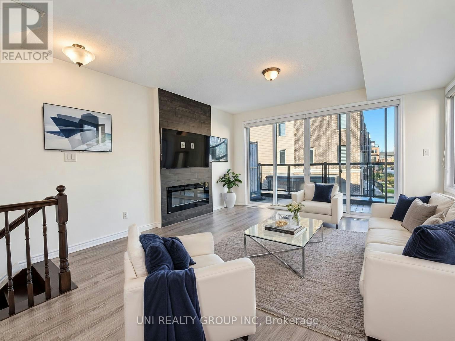 809 Mikinak Road, Ottawa, ON, K1K 4Z9 - 16