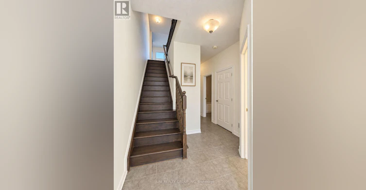 809 Mikinak Road, Ottawa, ON, K1K 4Z9 - 9