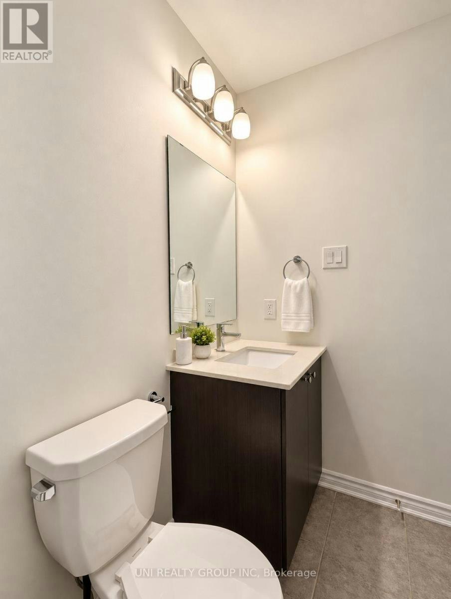 809 Mikinak Road, Ottawa, ON, K1K 4Z9 - 7