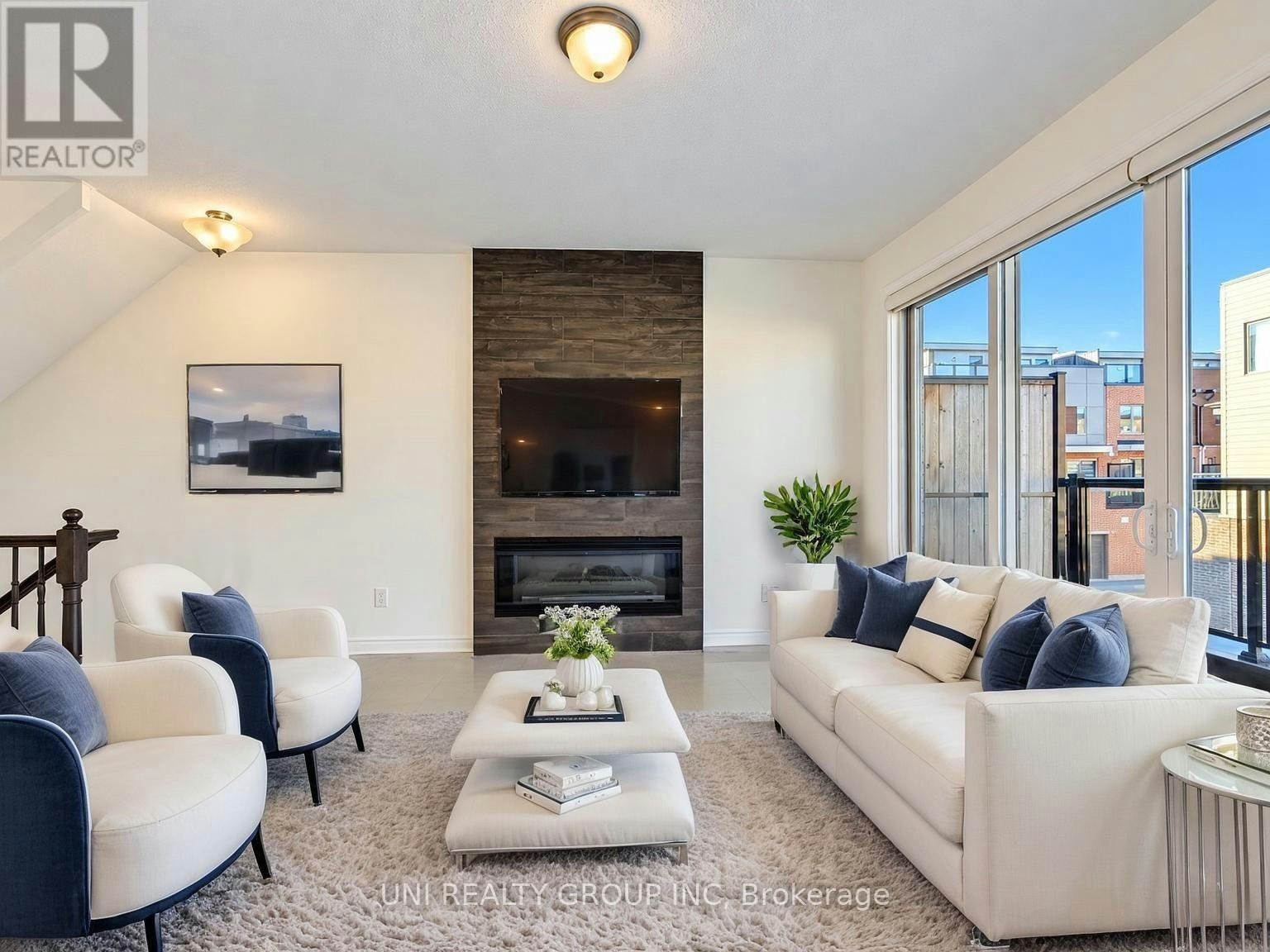 809 Mikinak Road, Ottawa, ON, K1K 4Z9 - 18