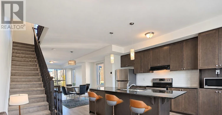 809 Mikinak Road, Ottawa, ON, K1K 4Z9 - 13