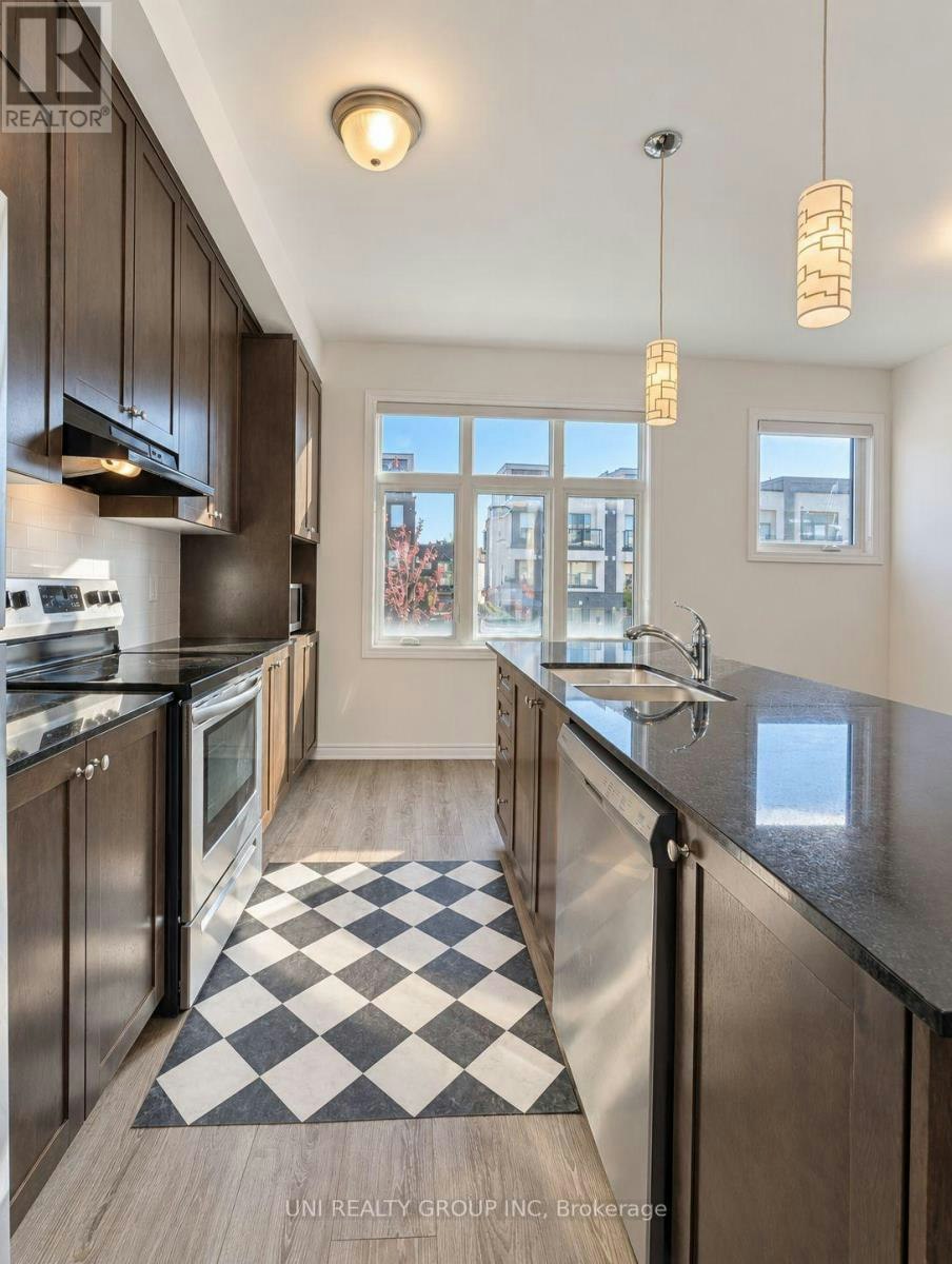 809 Mikinak Road, Ottawa, ON, K1K 4Z9 - 20