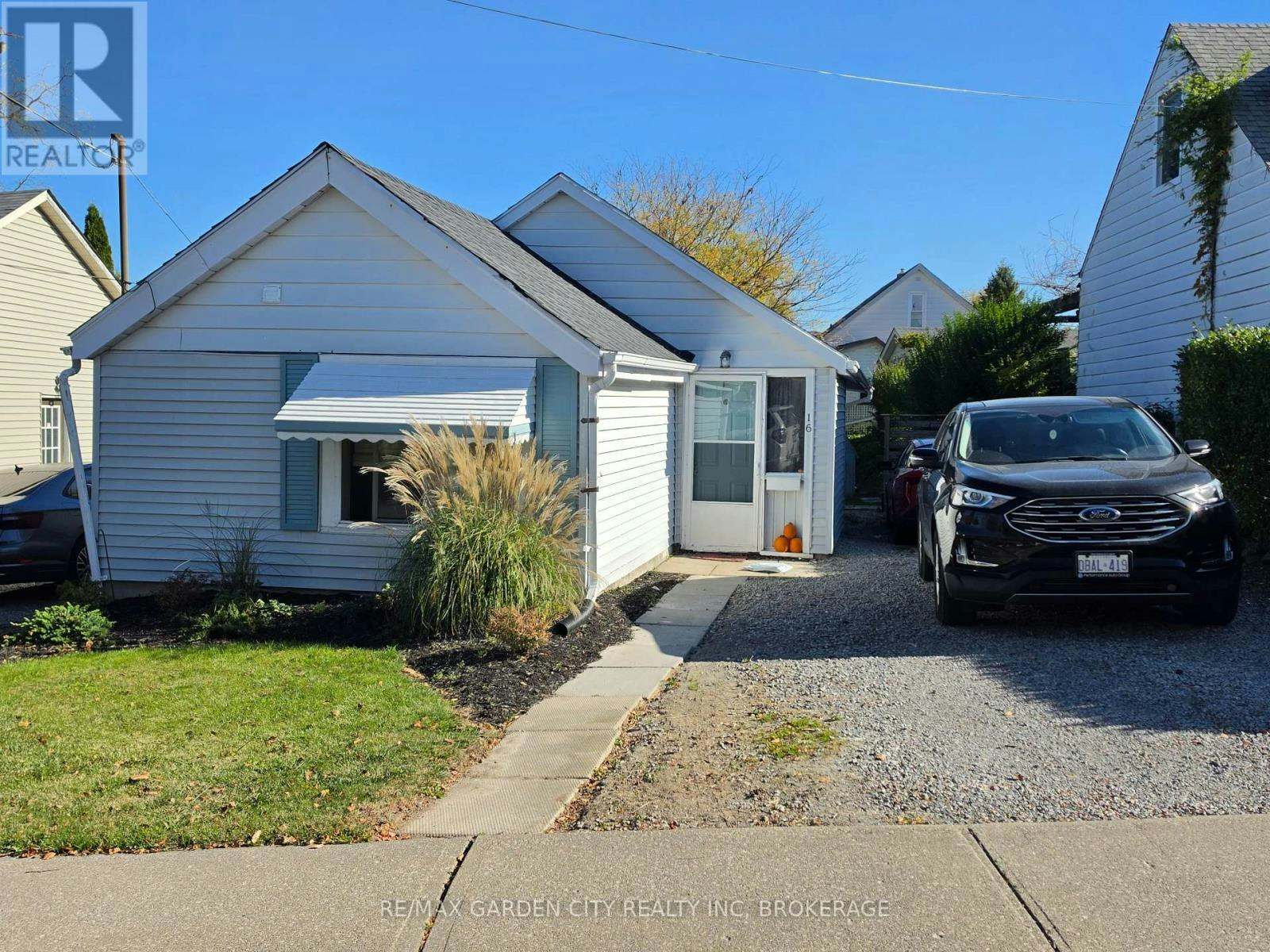 16 Leeson Street, St. Catharines, ON, L2T 2R3