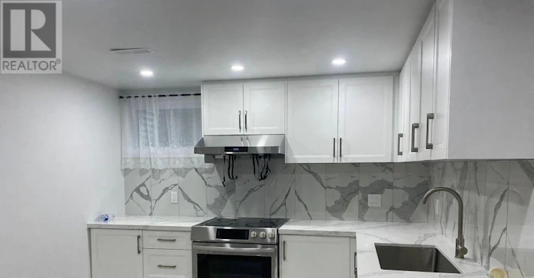 32 Barker Court, Markham, ON, L3P 3X8 - 2