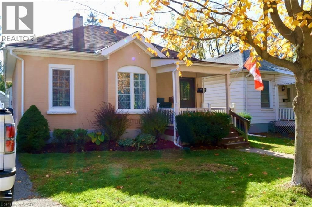 27 Pollock Avenue, Cambridge, ON, N1R 2A9