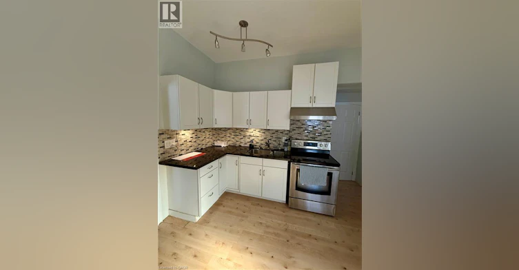 27 Pollock Avenue, Cambridge, ON, N1R 2A9 - 3