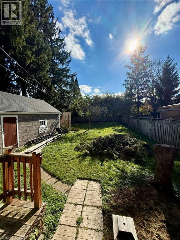 27 Pollock Avenue, Cambridge, ON, N1R 2A9 - 11