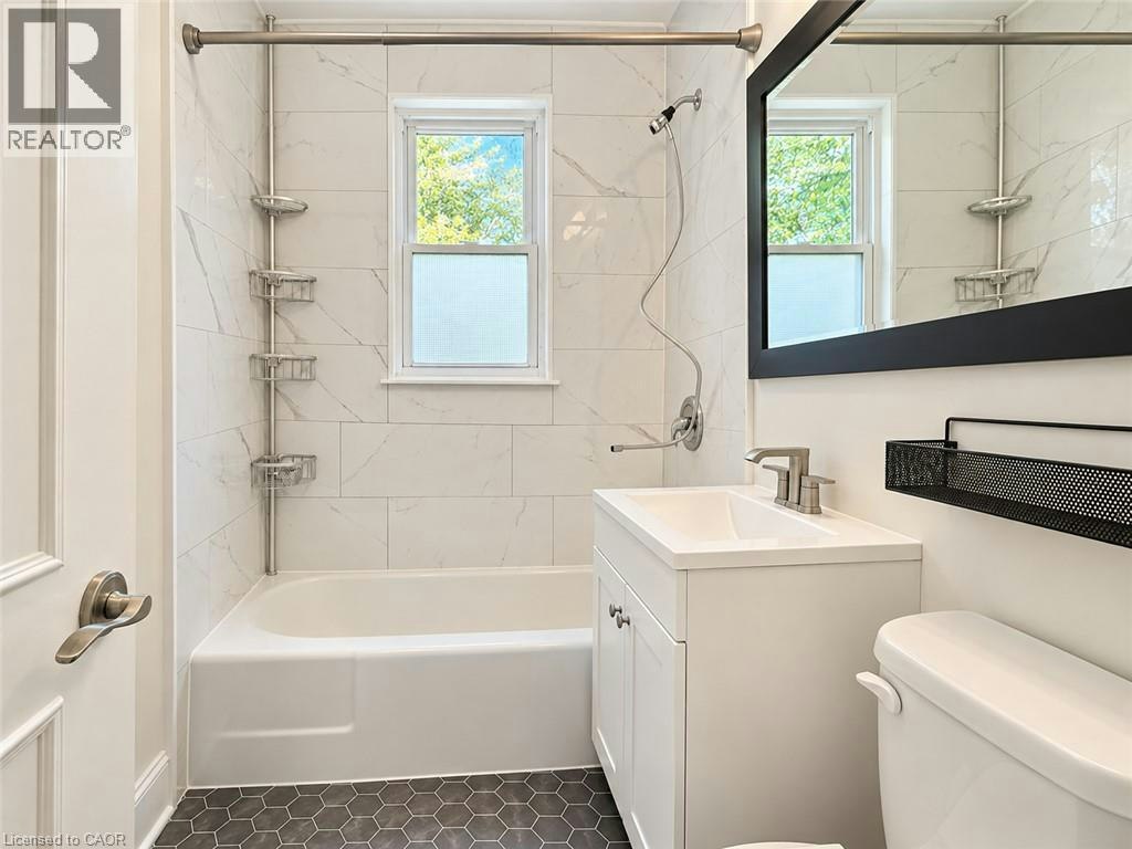 82 Wilson Street E, Hamilton, ON, L9G 2B5 - 7
