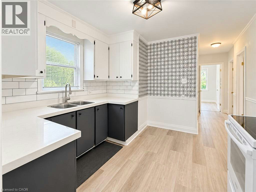 82 Wilson Street E, Hamilton, ON, L9G 2B5 - 2