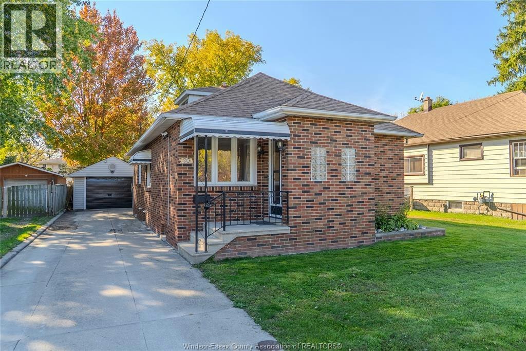 1601 Cameron South, Windsor, ON, N9B 3C8