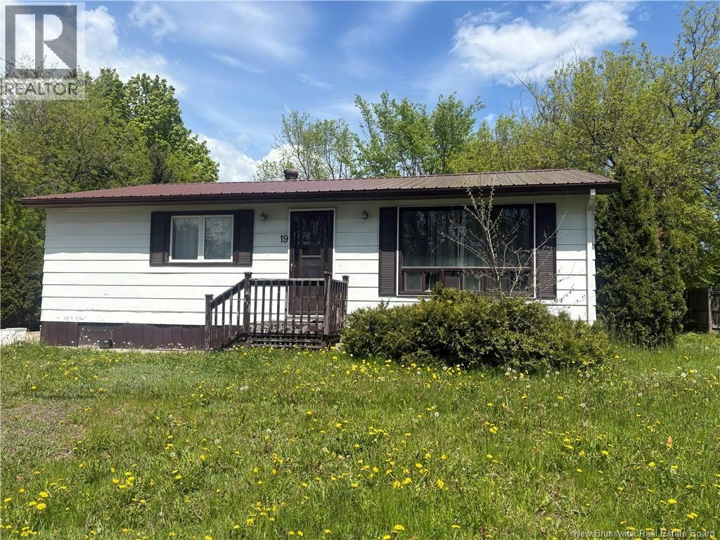 19 John Street, Miramichi, NB, E1N 2X2