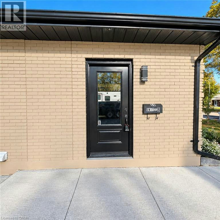 Lower-69 Tupper Crescent, Kitchener, ON, N2B 2Y1