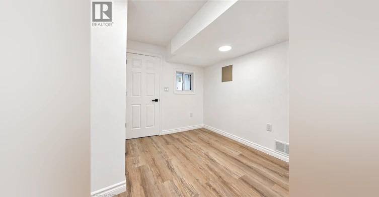 Lower-69 Tupper Crescent, Kitchener, ON, N2B 2Y1 - 9