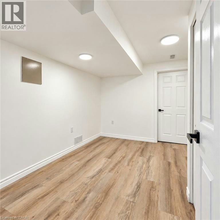 Lower-69 Tupper Crescent, Kitchener, ON, N2B 2Y1 - 10