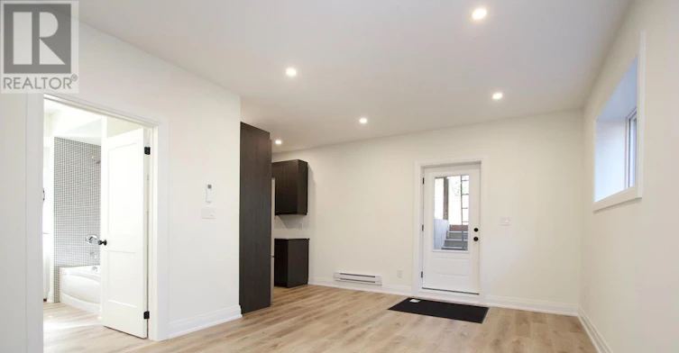 MAIN-639 Hortop Street, Oshawa, ON, L1G 4N4 - 10