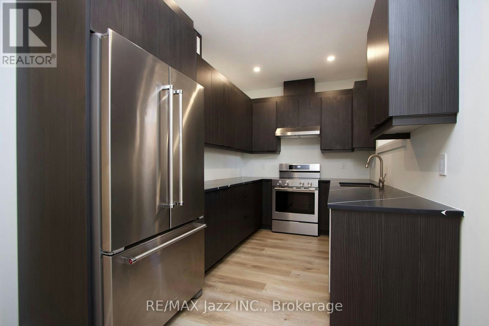 UPPER-639 Hortop Street, Oshawa, ON, L1G 4N4 - 11