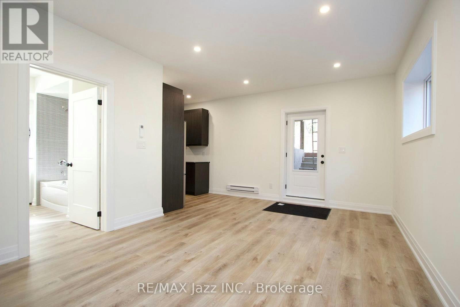 UPPER-639 Hortop Street, Oshawa, ON, L1G 4N4 - 10