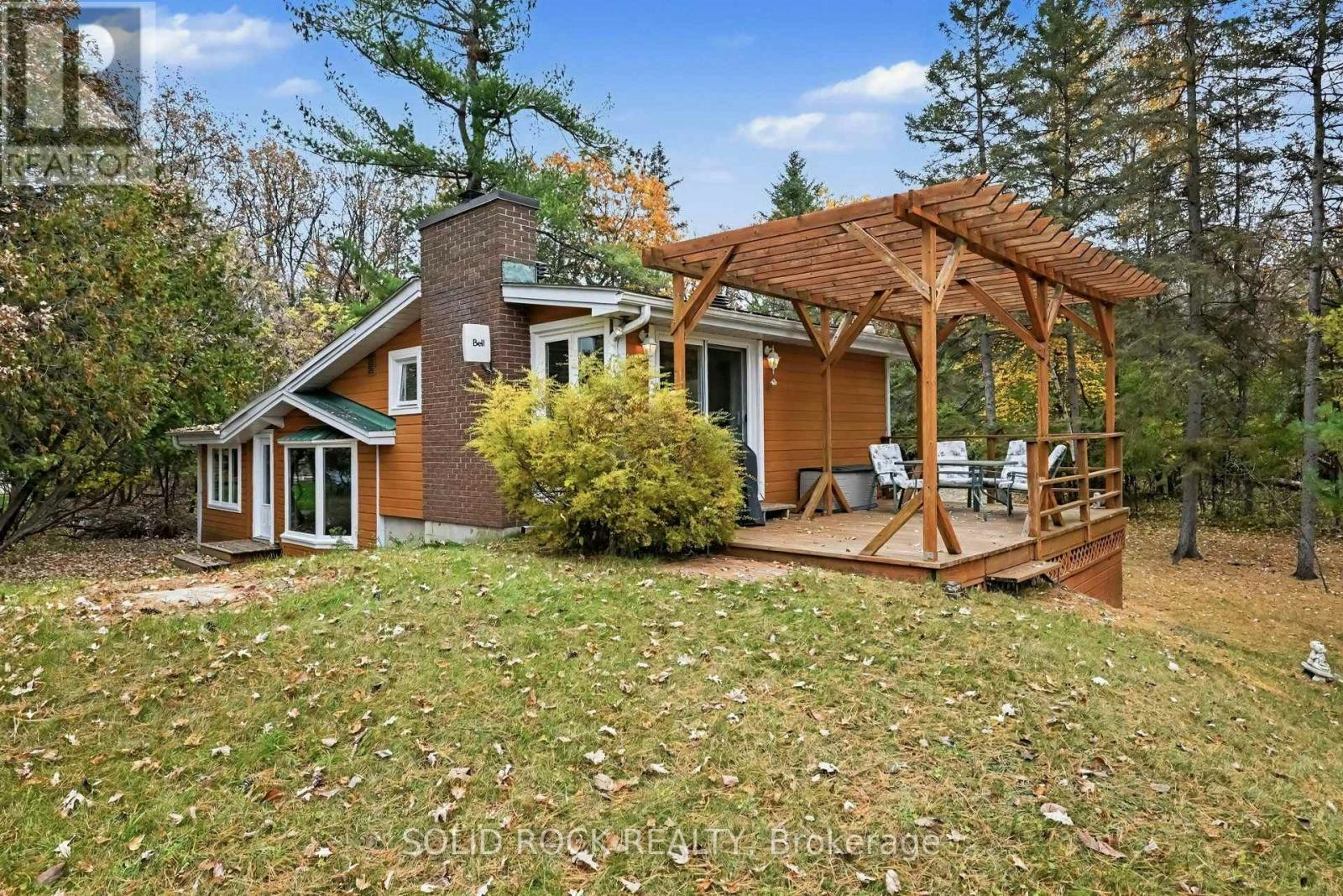 107 Lighthouse Lane, Ottawa, ON, K7S 3G7