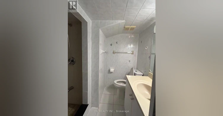 TWO Bedrooms Lower 64 Charlton Blvd Boulevard, Toronto, ON, M2M 1B9 - 8