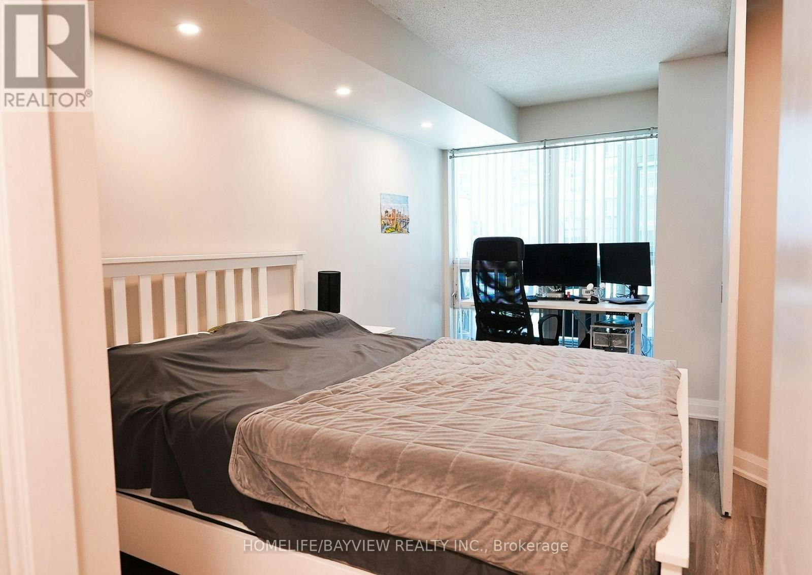 915-18 Yonge Street, Toronto, ON, M5E 1Z8 - 29