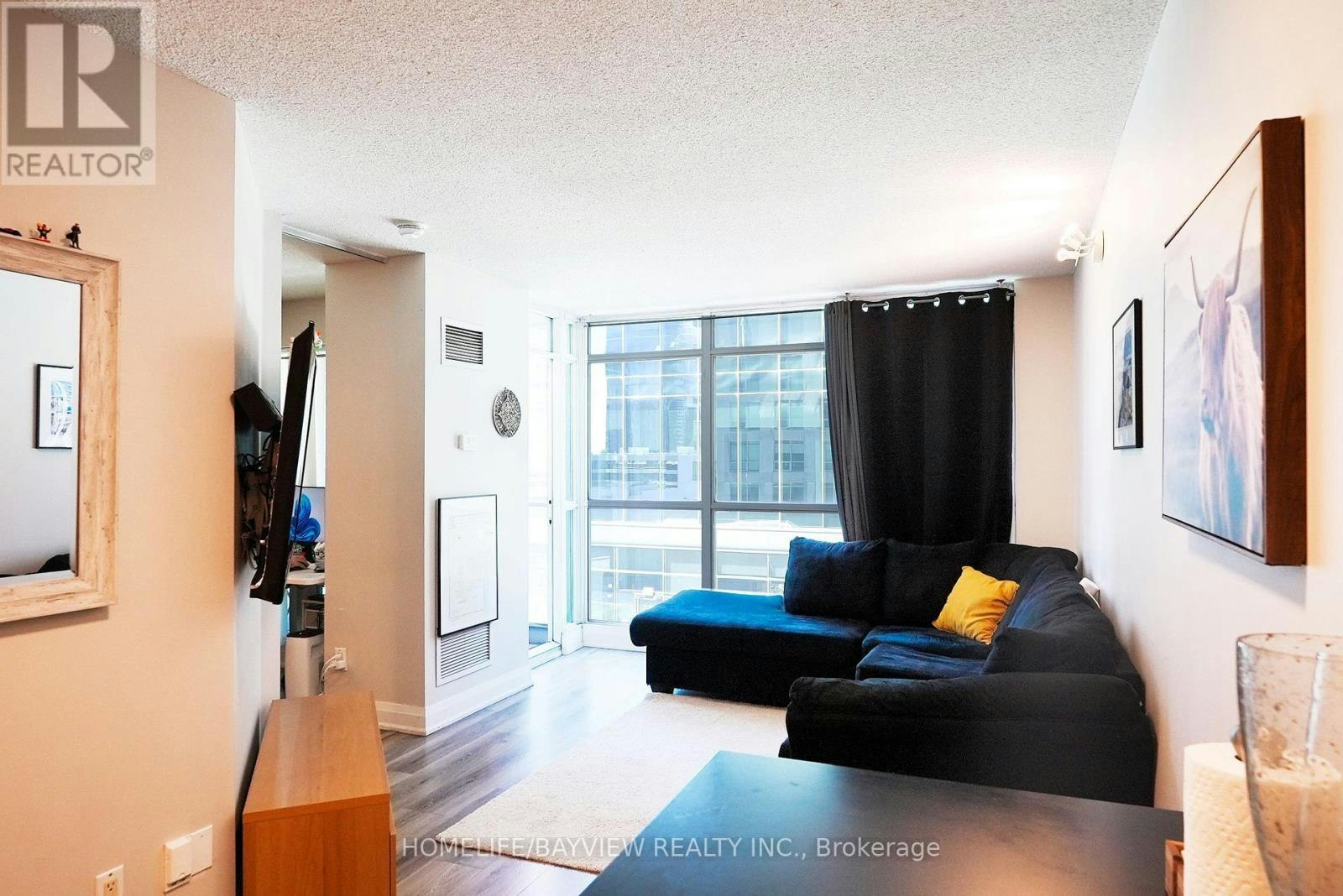 915-18 Yonge Street, Toronto, ON, M5E 1Z8 - 17