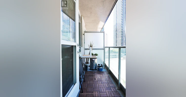 915-18 Yonge Street, Toronto, ON, M5E 1Z8 - 14