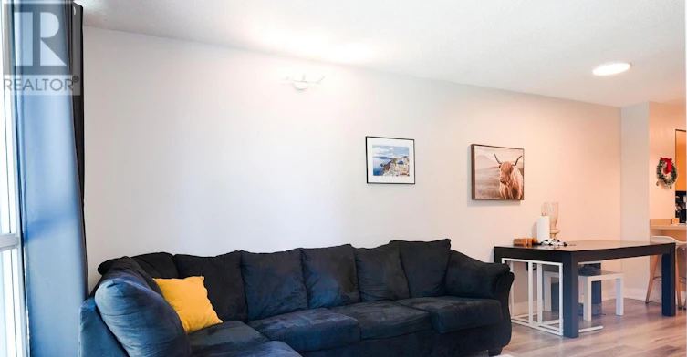 915-18 Yonge Street, Toronto, ON, M5E 1Z8 - 21