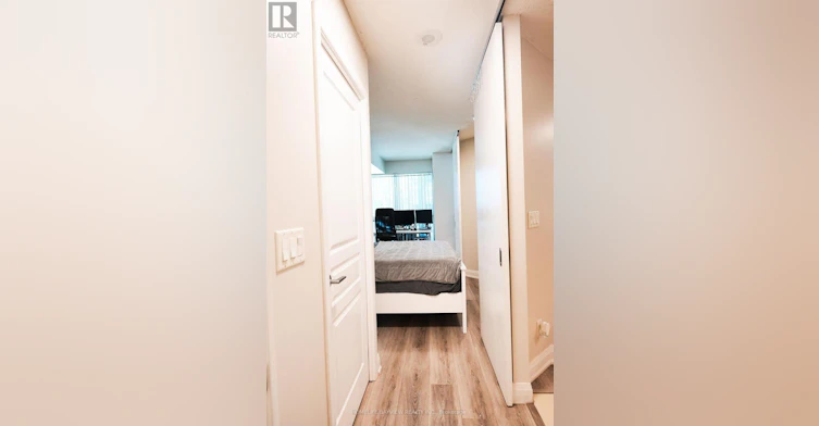 915-18 Yonge Street, Toronto, ON, M5E 1Z8 - 27