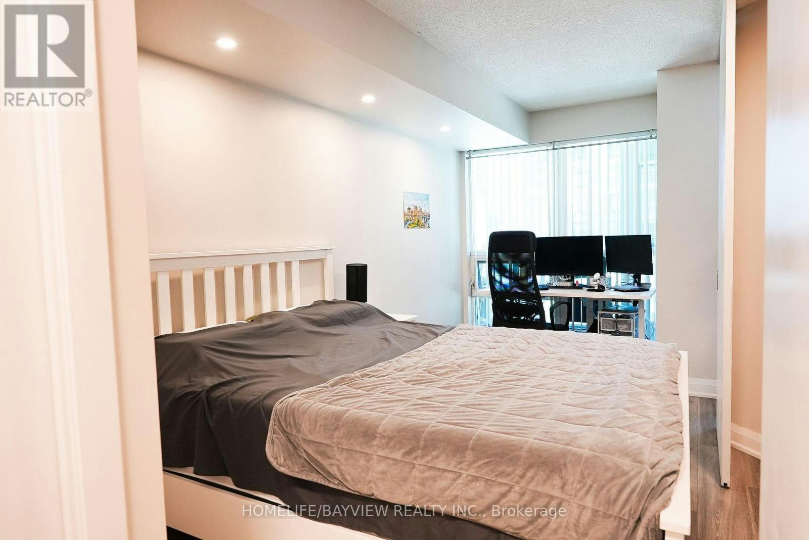 915-18 Yonge Street, Toronto, ON, M5E 1Z8 - 28