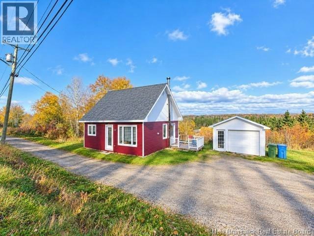 2353 Des Pionniers Avenue, Balmoral, NB, E8E 1C4