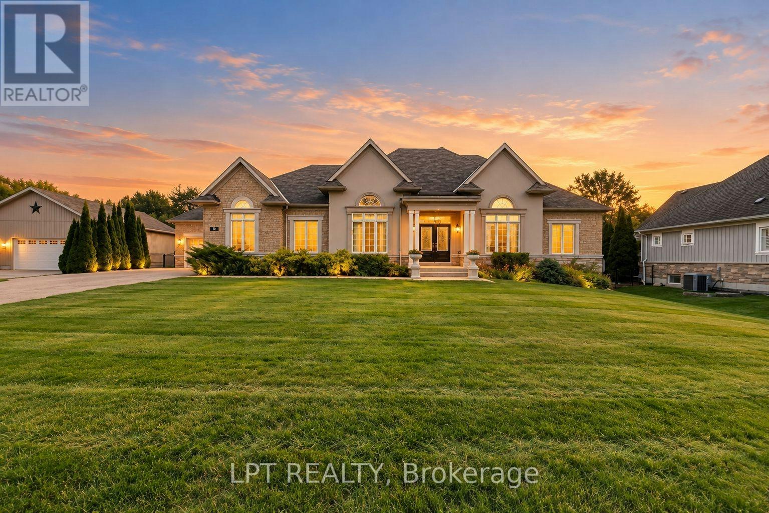 5 Wolford Court, Georgina, ON, L4P 0B1