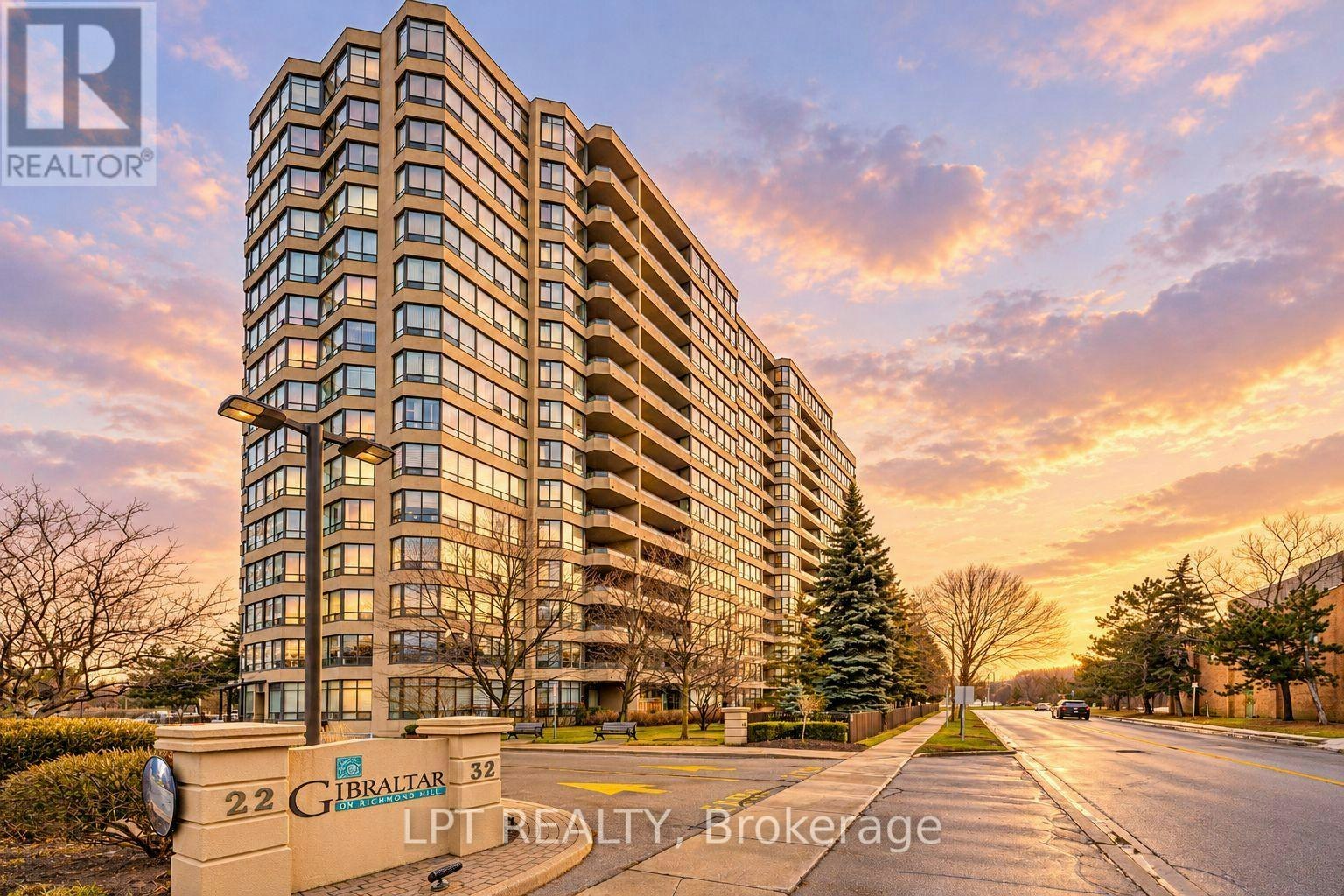 521-32 Clarissa Drive, Richmond Hill, ON, L4C 9R7