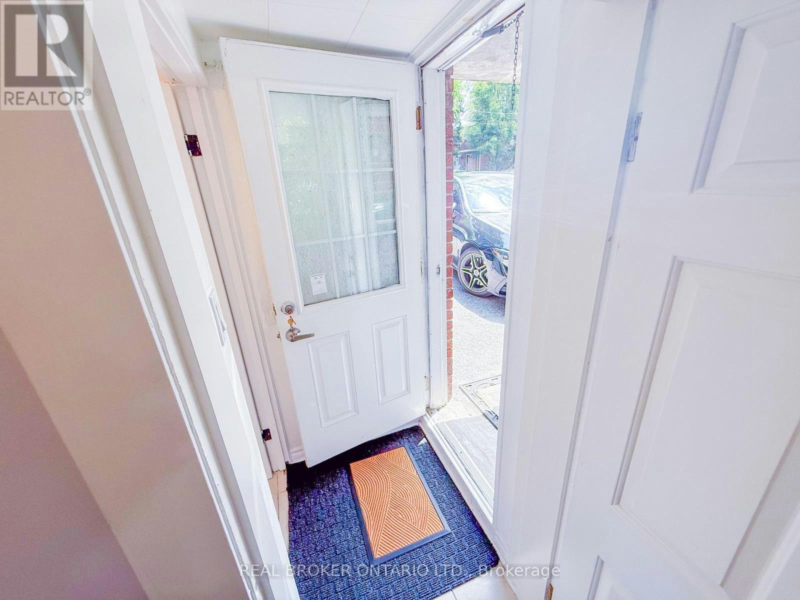 LOWER LEVEL-14 Gooch Court, Toronto, ON, M6S 2N8 - 2