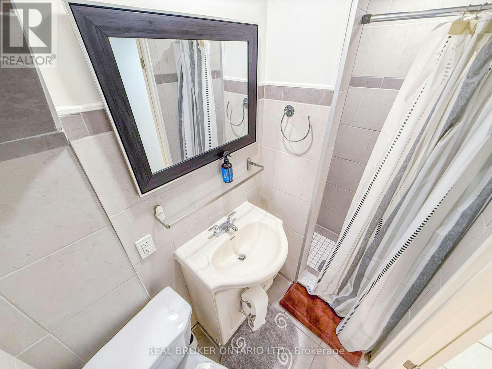 LOWER LEVEL-14 Gooch Court, Toronto, ON, M6S 2N8 - 4