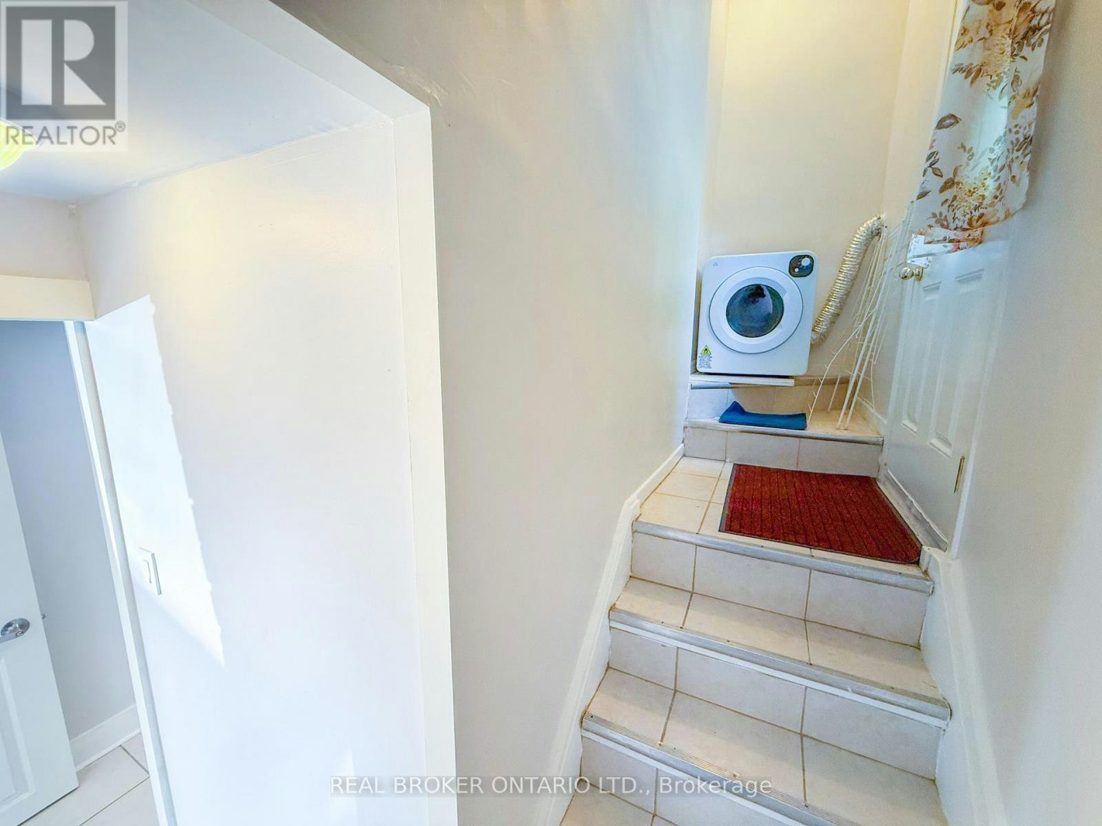 LOWER LEVEL-14 Gooch Court, Toronto, ON, M6S 2N8 - 12