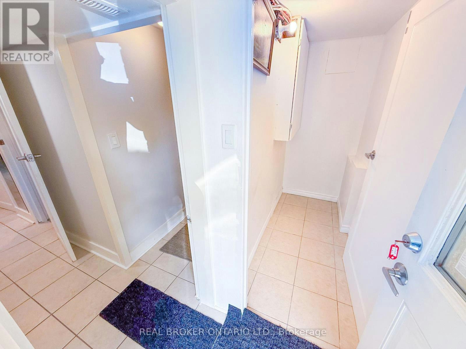 LOWER LEVEL-14 Gooch Court, Toronto, ON, M6S 2N8 - 3